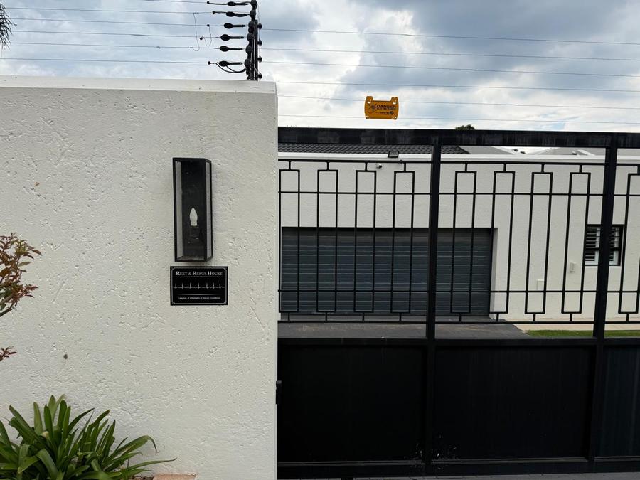 Secure front gate